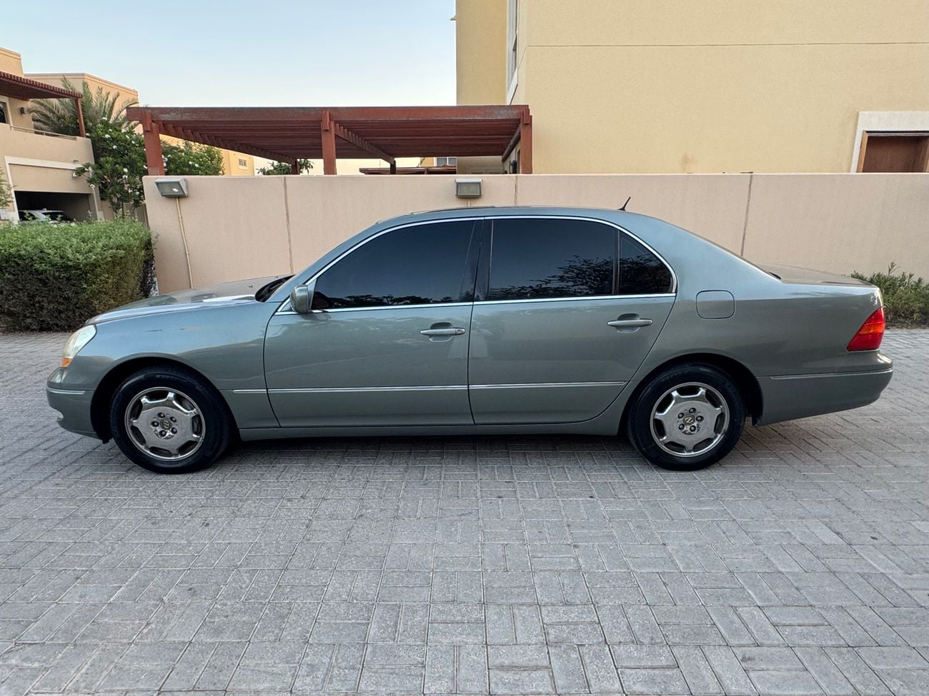 لكزس LS 430