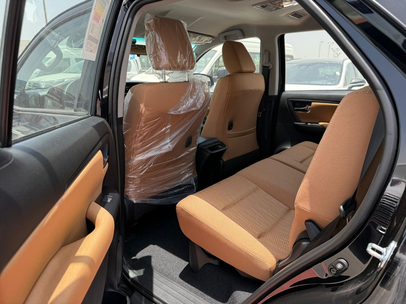 تويوتا فورتونر TOYOTA FORTUNER 2.7 AT CLIMATE CONTROL BLACK 2025