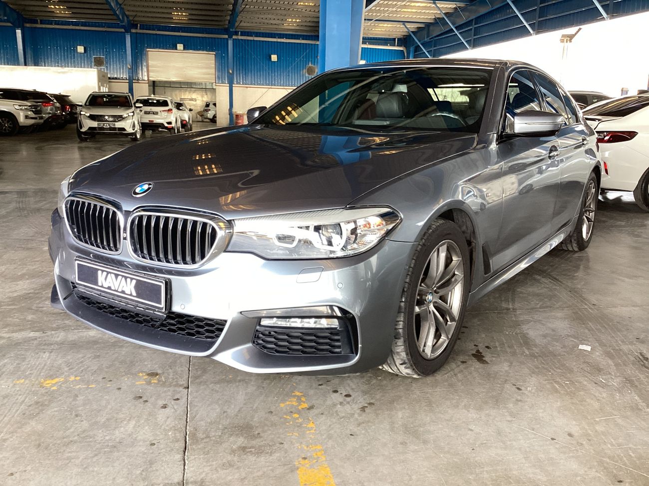 بي أم دبليو 520i M Sport | Carnival Sale • UP TO AED 20,000 OFF | شامل الضمان | 0 ﺪﻔﻋﺓ ﺃﻮﻟﻯ