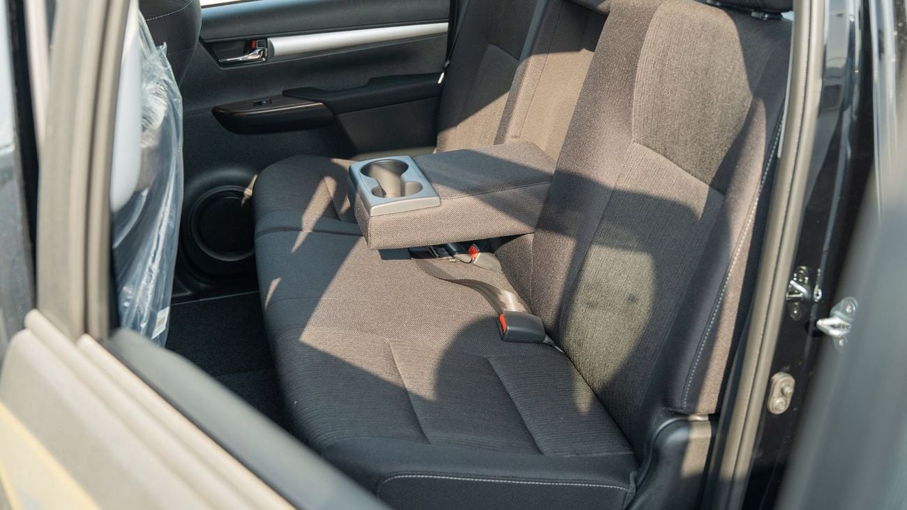 Toyota Hilux 2025 Toyota Hilux DC 2.7L Petrol AT (Black)