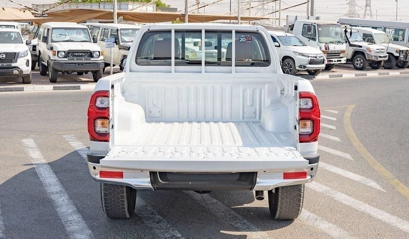 Toyota Hilux 2025 Toyota Hilux TRD SR5 4.0L petrol AT - GCC (Export price)