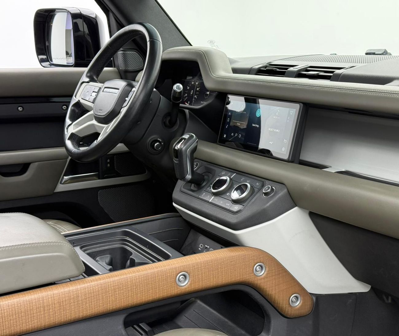 Land Rover Defender P400 90 HSE 3.0L (5 Seater) 2021 Land Rover Defender P400 ,Agency Warranty+Full Service History ,Ful