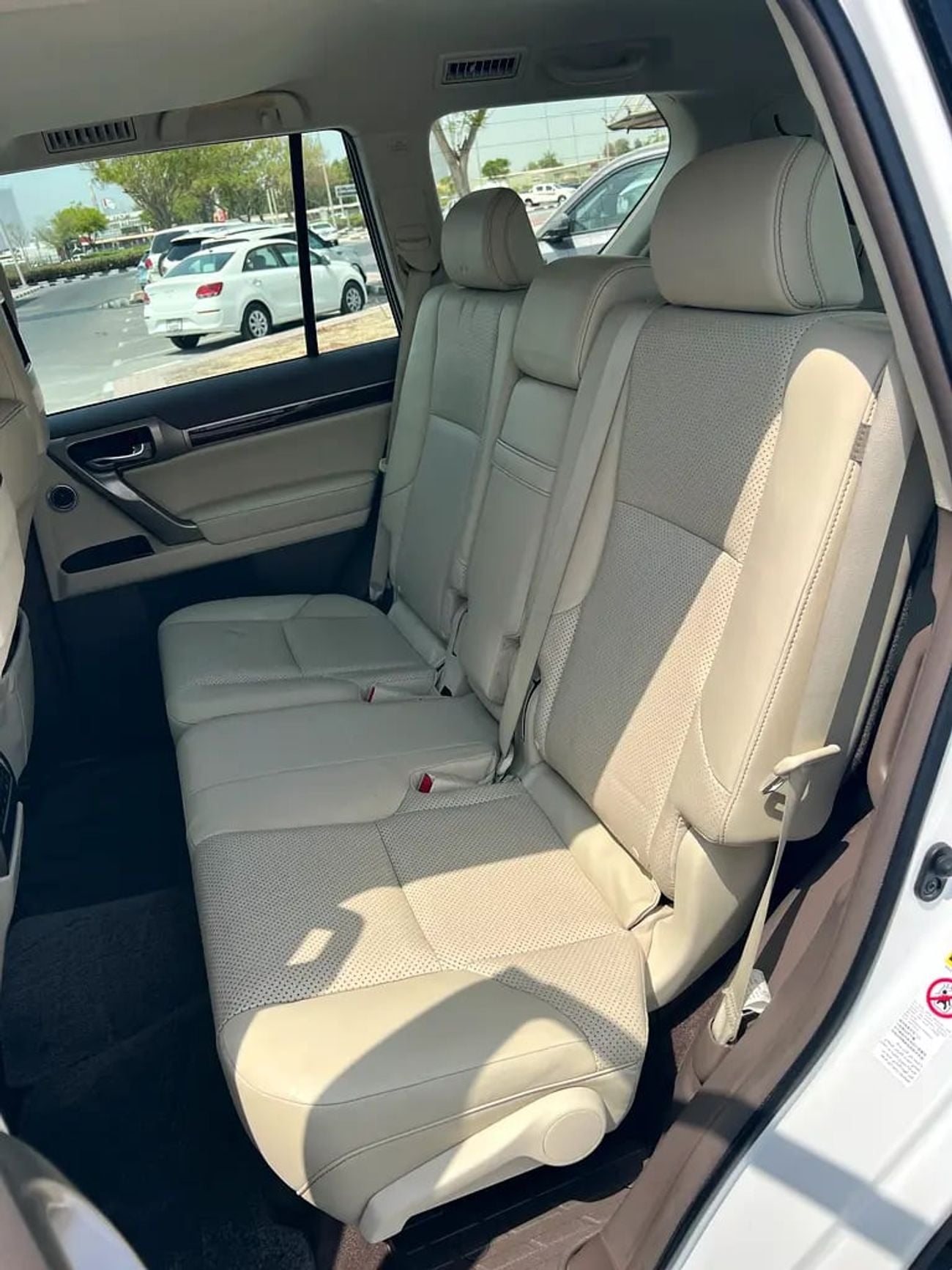 Lexus GX460 GX 460 Platinum | GCC Specs full service history from al Futtaim | Excellent Condition