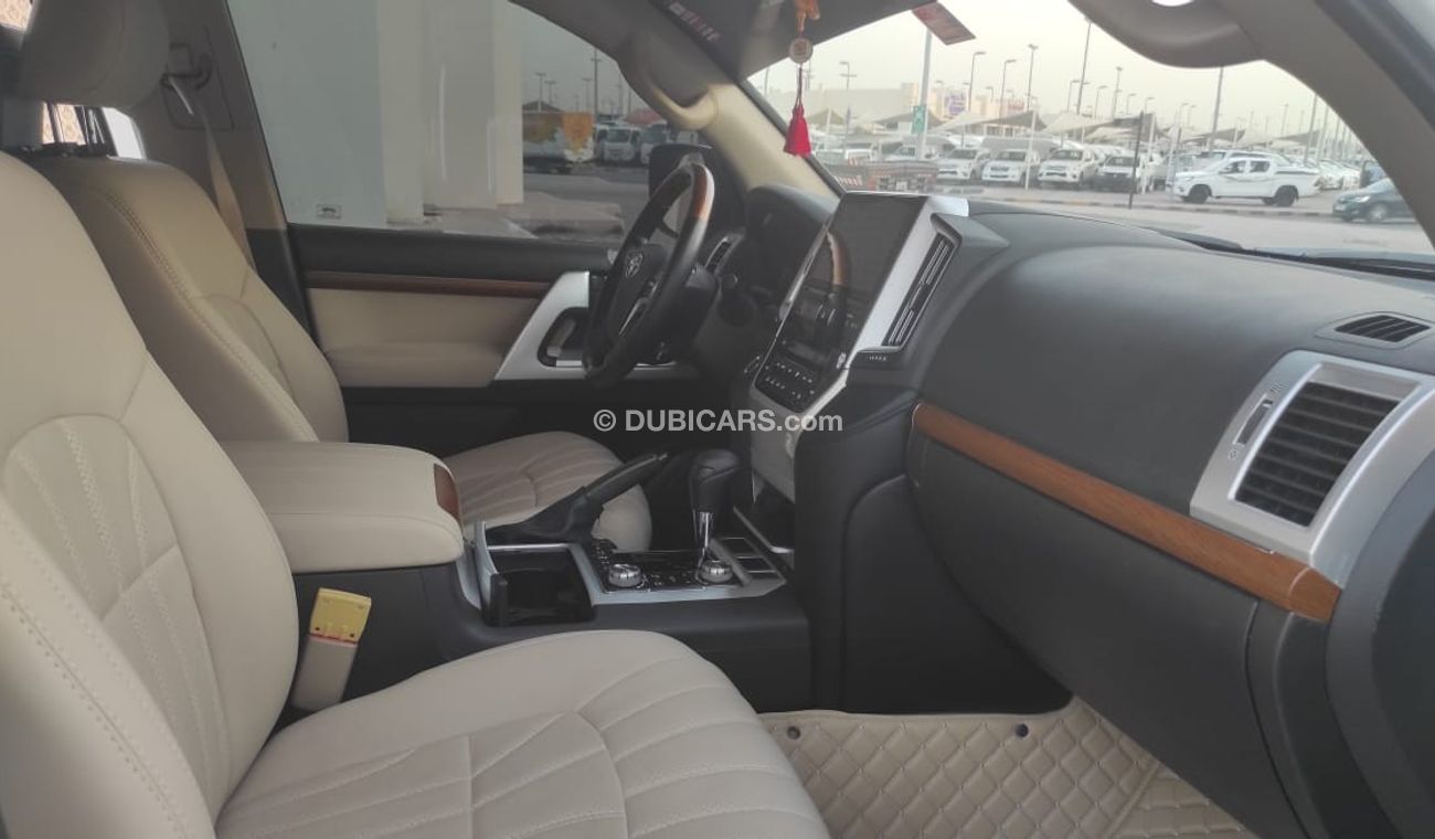 Toyota Land Cruiser V8 GX.R full options upgrade 2021
