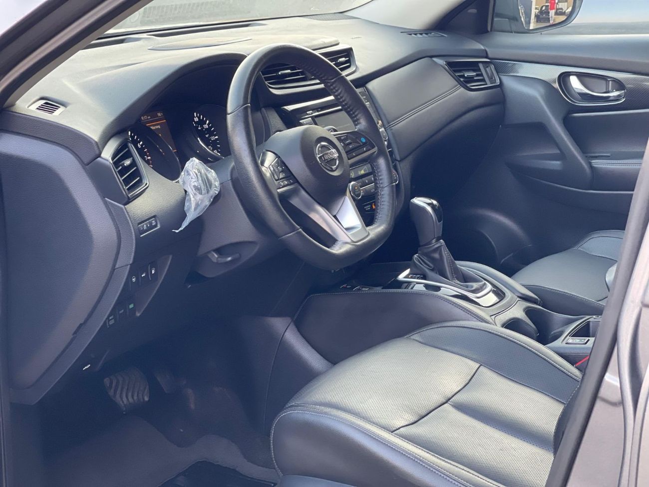 نيسان روج بلاتينيوم / أعلى المواصفات / بانوراما  / كاميرا 360 / 750 درهم شهريا