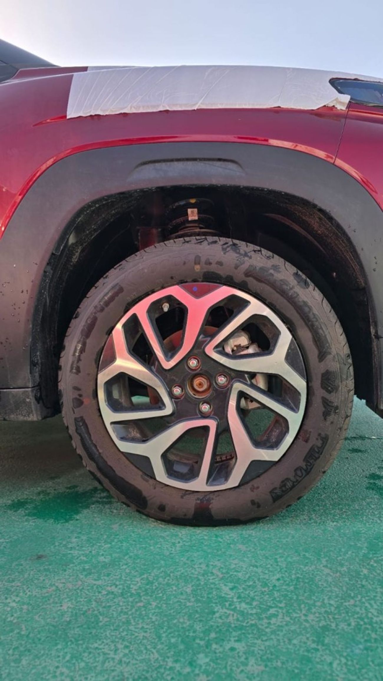 سوزوكي فرونكس سوزوكي فرونكس GLX هايبرد 1.5 لتر دفع رباعي موديل 2026 – أحمر / أسود