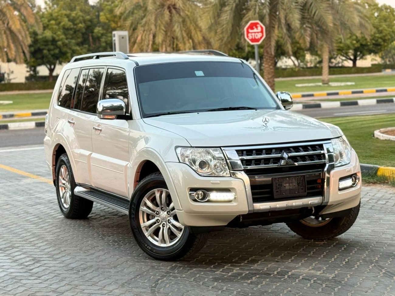 ميتسوبيشي باجيرو GLS Highline 3.8L (243 HP)