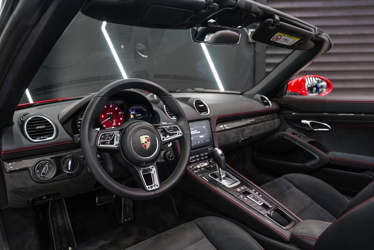 Porsche 718 Boxster GTS 4.0L A/T Sport Chrono Package, Carbon Interior, Very Low KM, Dealer Warranty