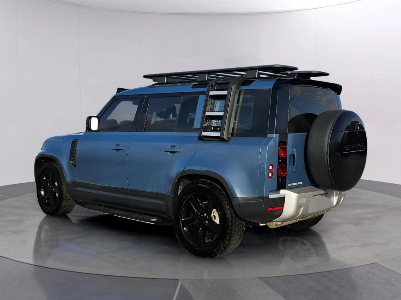 Land Rover Defender D300 Lhd 3.0L Diesel engine 4WD Automatic Gear 5seats 5 Doors