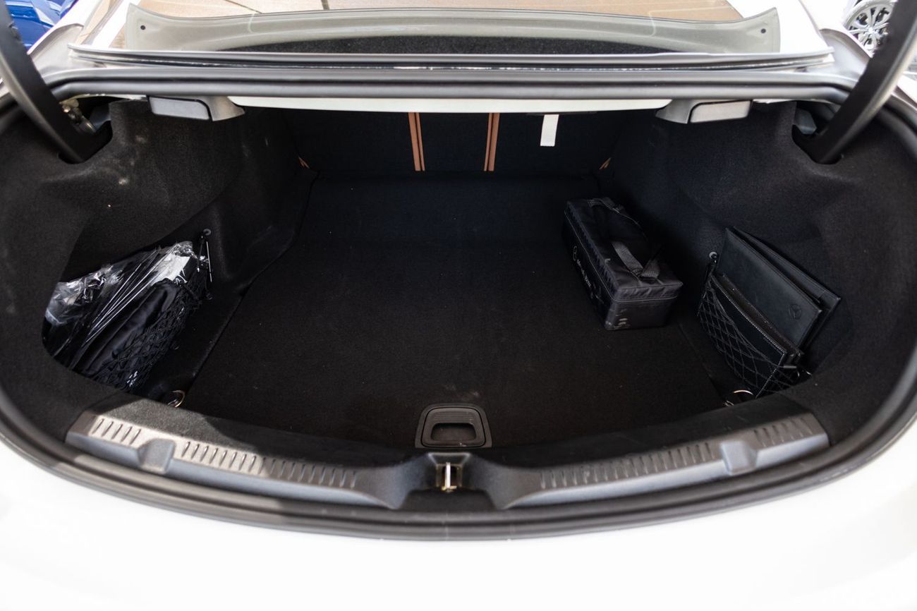 Mercedes-Benz E200 AMG