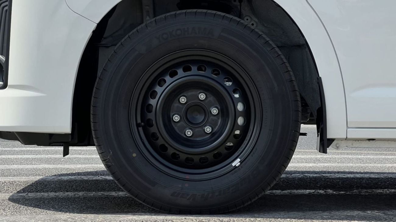 تويوتا هاياس DLS -High Roof Commuter 2.8L M/T