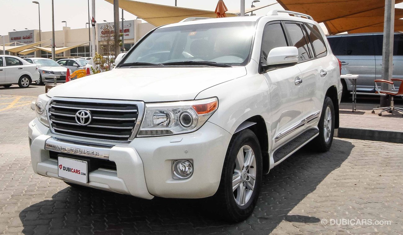 Toyota Land Cruiser GXR V8