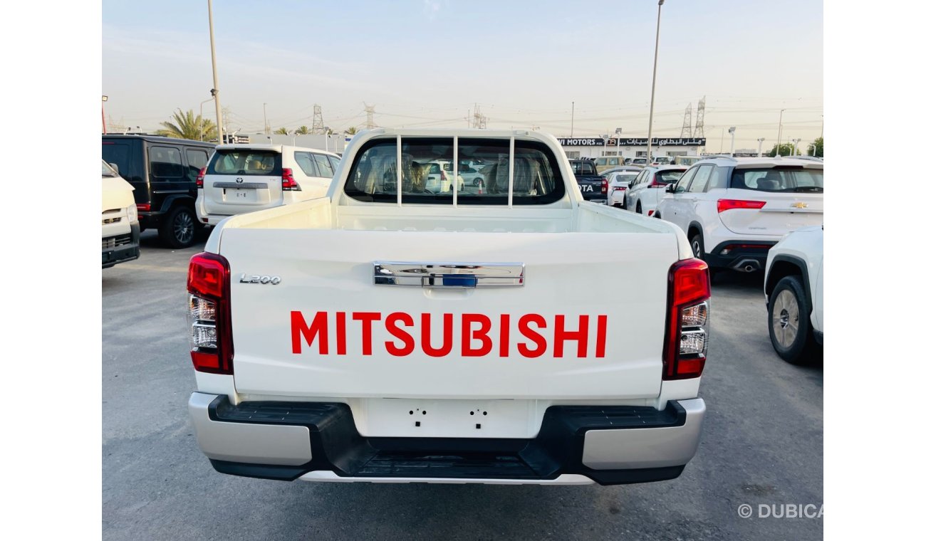 Mitsubishi L200 2.4L DIESEL D.CAB GCC M/T BASIC OPTION