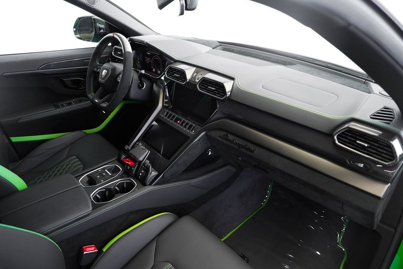 لامبورغيني اوروس 4.0T V8 Performante