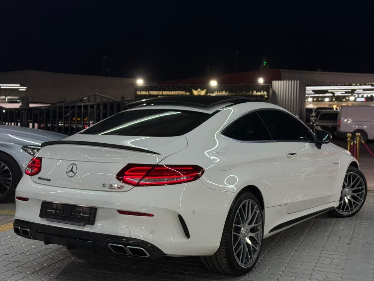 مرسيدس بنز C 63 AMG Std 4.0L Coupe