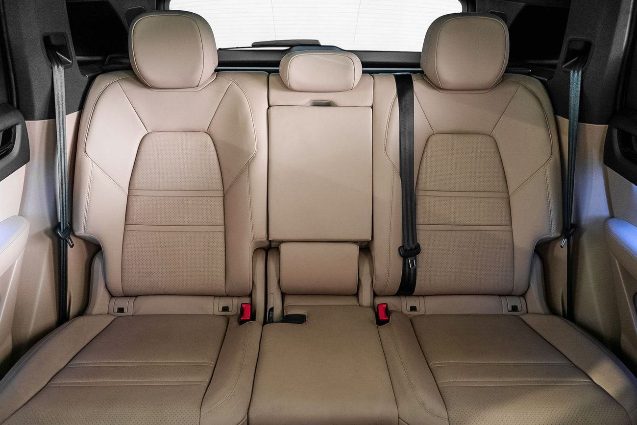 Porsche Cayenne Std 3.0L (340 HP)