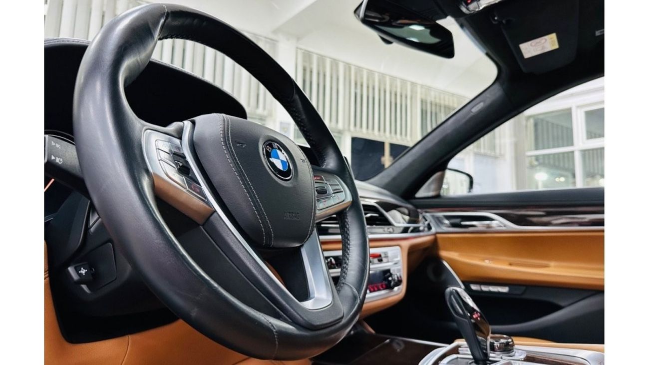 BMW 750Li Luxury Plus GCC .. FSH .. Top Range .. Perfect Condition .. V8 .