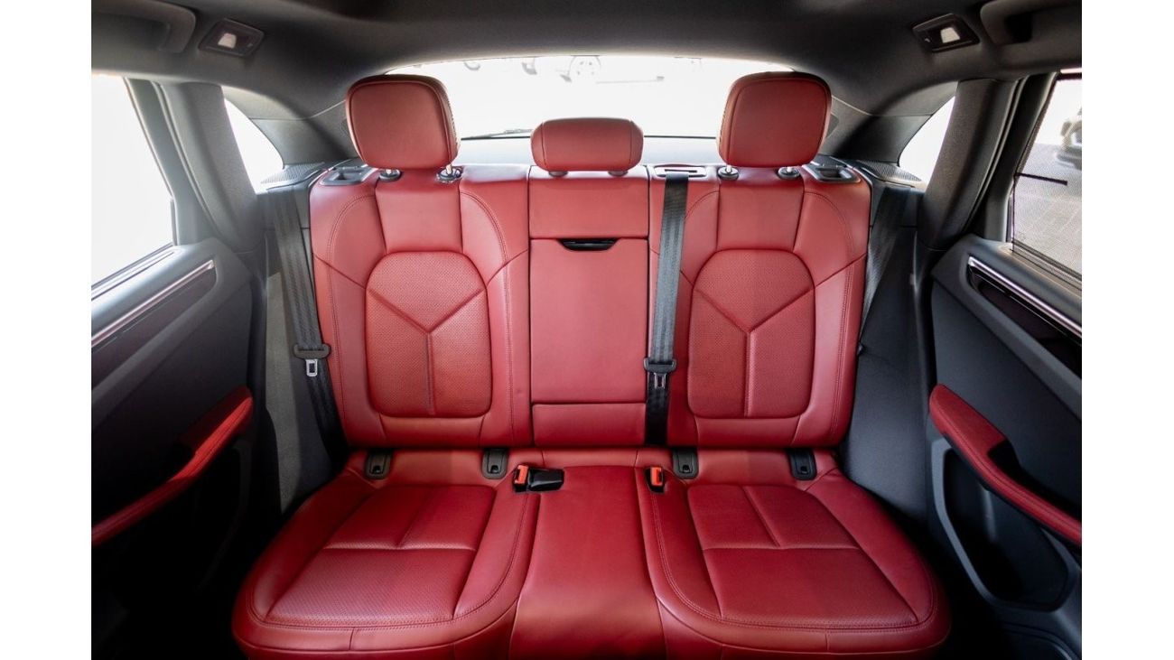 Porsche Macan Porsche Macan 2023 GCC under Agency Warranty with Flexible Down-Payment.