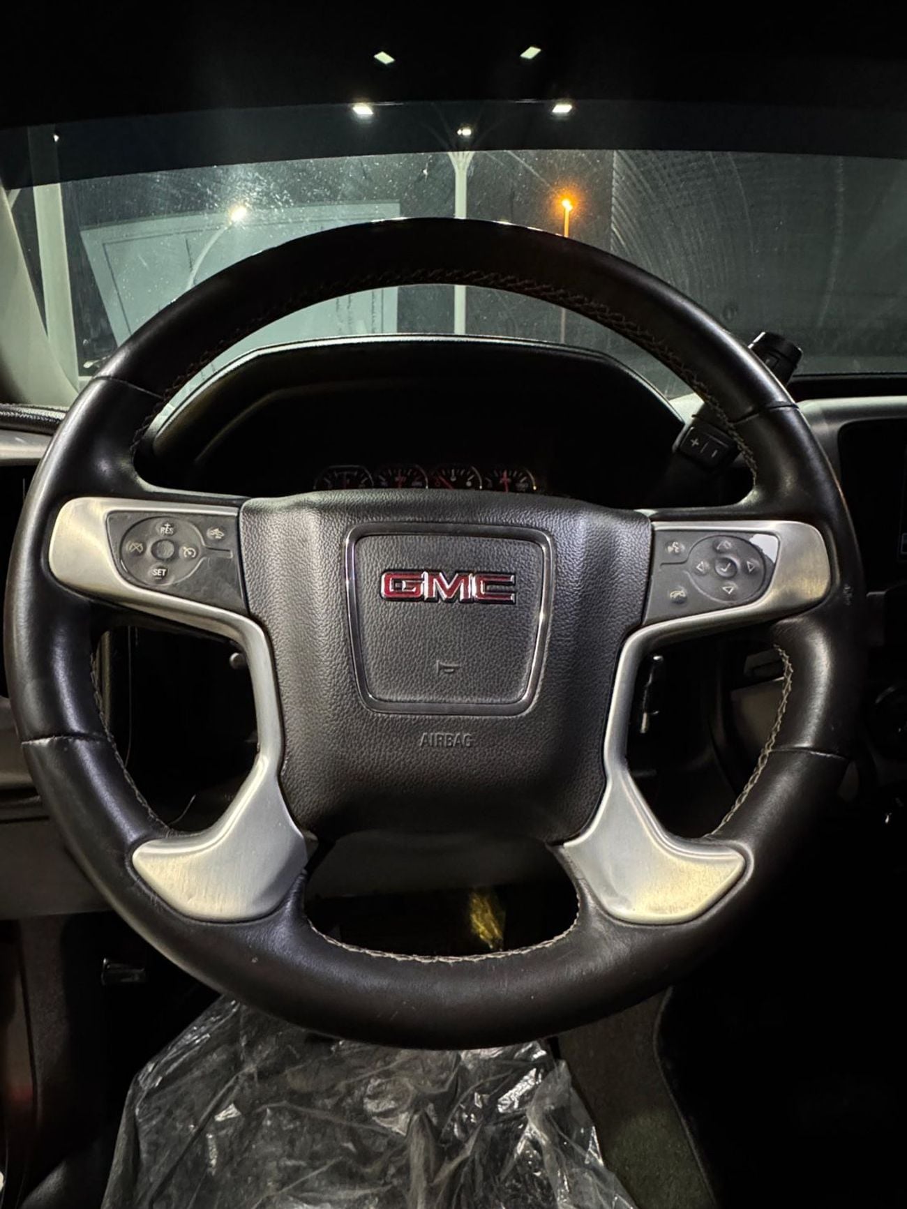 جي أم سي يوكون SLE 5.3L 4WD (8 Seater)