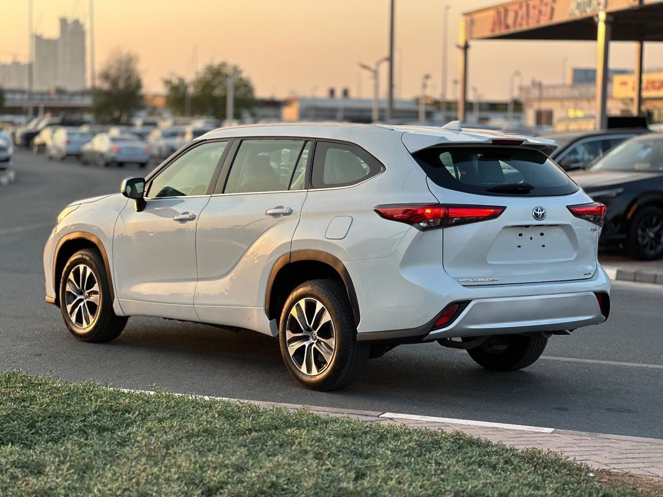 تويوتا هايلاندر GLE 2.5L