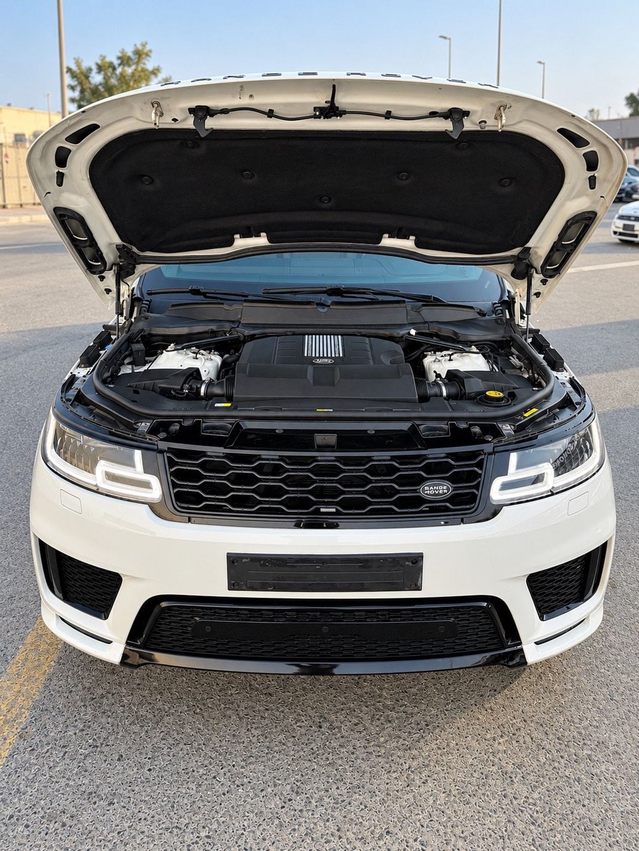 Land Rover Range Rover Sport HSE DYNAMIC Range Rover Sport HSE Black Edition | 2018 GCC Specifications | Full Option