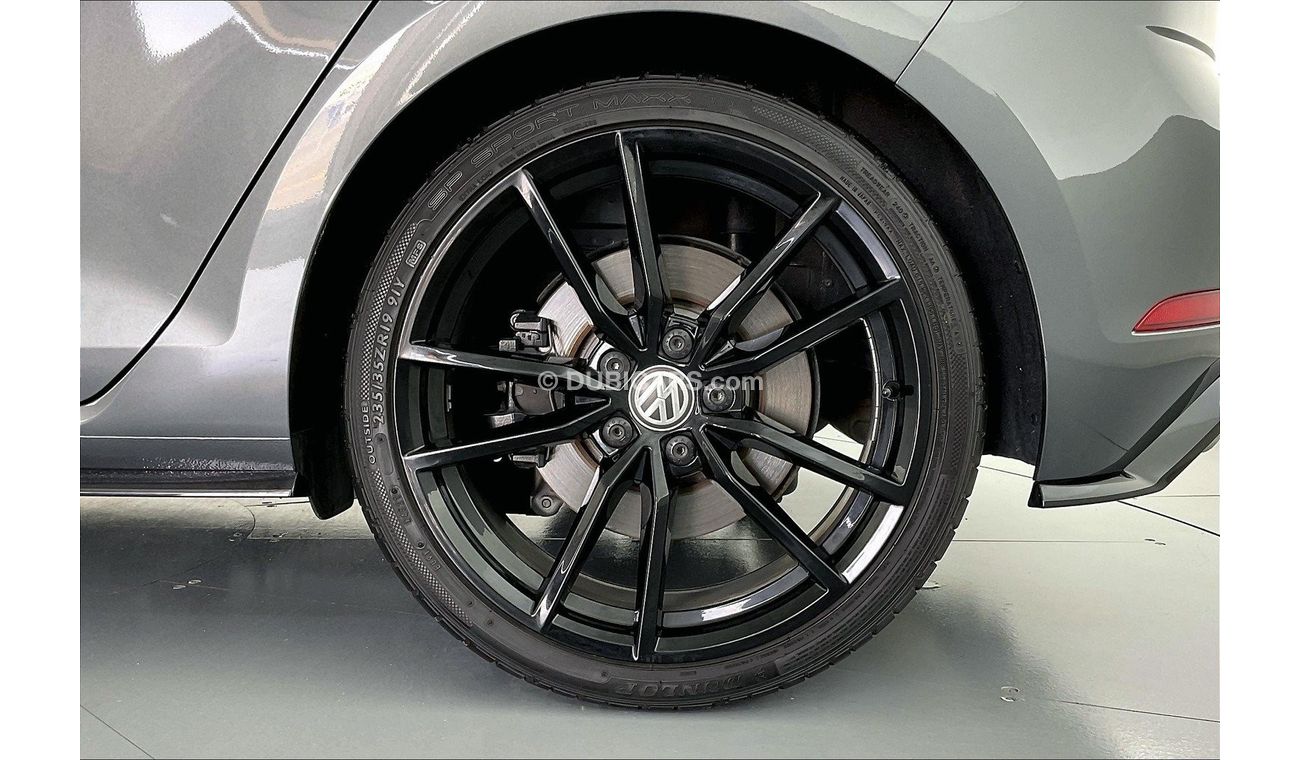 Volkswagen Golf R - Leather w/sunroof