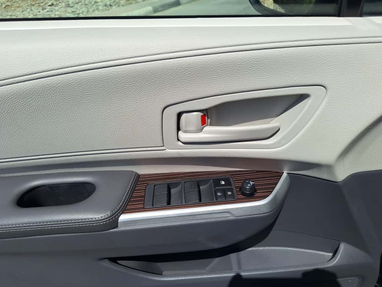 Toyota Granvia TOYOTA GRANVIA 2.5L HYBRID 7 SEATER