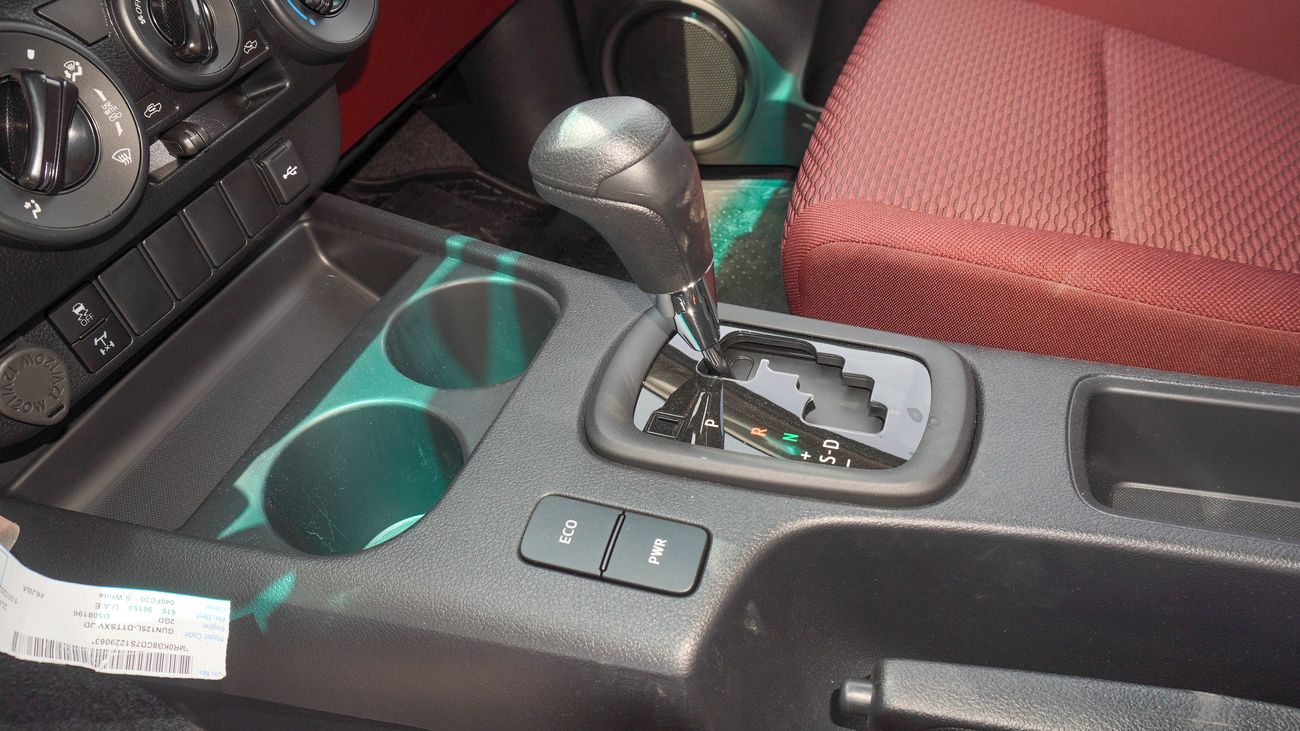 Toyota Hilux 2.4L Diesel A/T