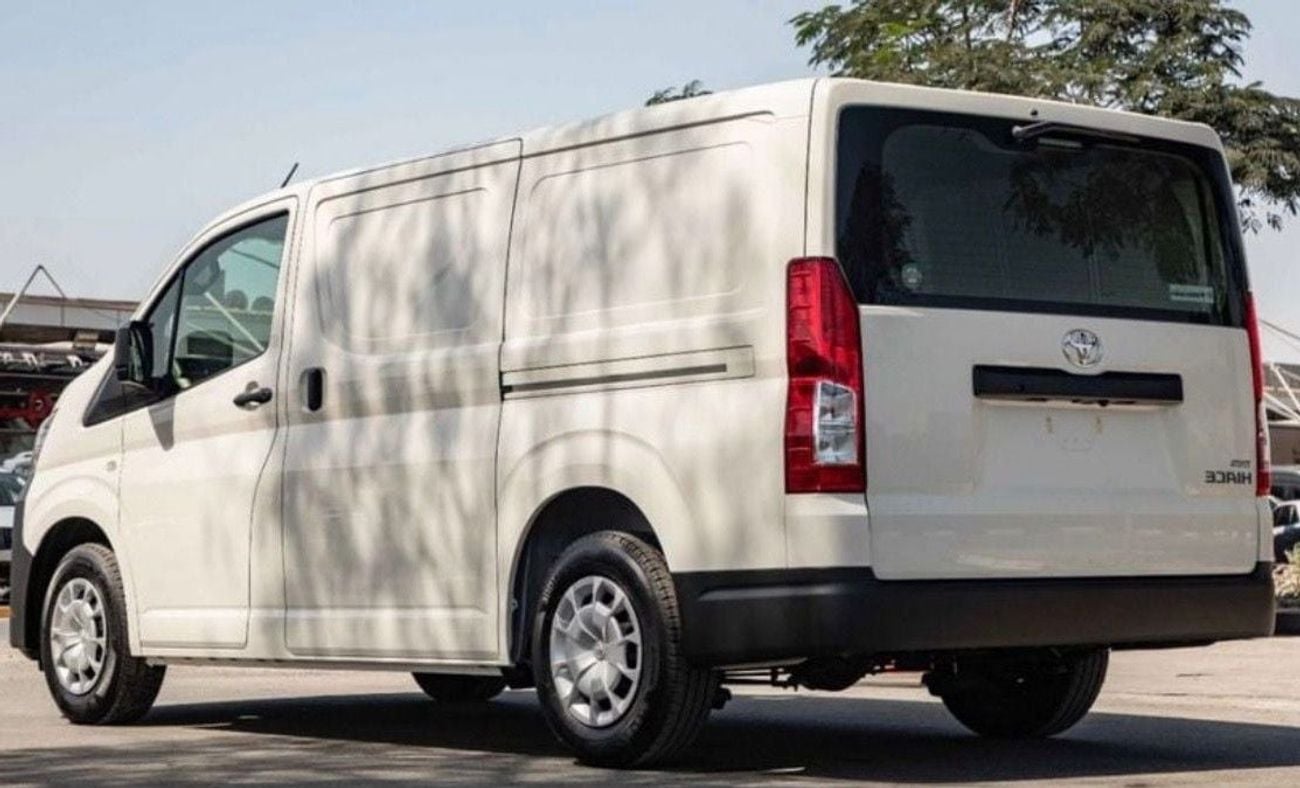 تويوتا هاياس Toyota Hiace Std Roof Half Cargo 3.5l M/T Gcc Specs White Color  2026 Model