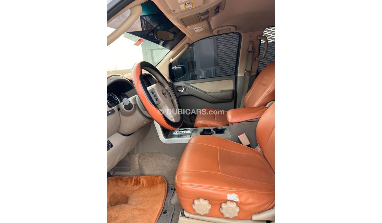 Nissan Pathfinder SE
