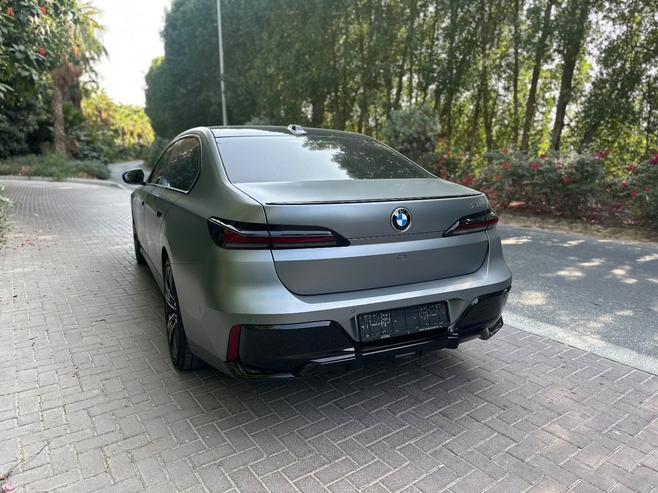 بي أم دبليو 735i 3.0-liter Turbocharged V6 | 286 HP | 2025 | GCC Specs | Warranty & Service | Full Options | Excellen