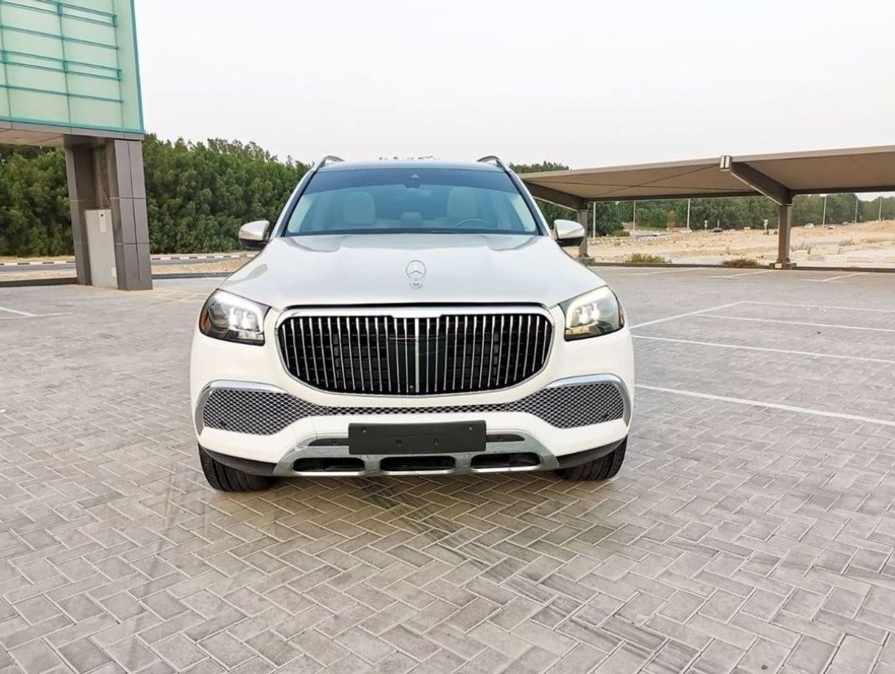 مرسيدس بنز GLS 450 Mercedes Benz GLS450  ( Maybach KIT ) - 2022 - Pearl White /Gold