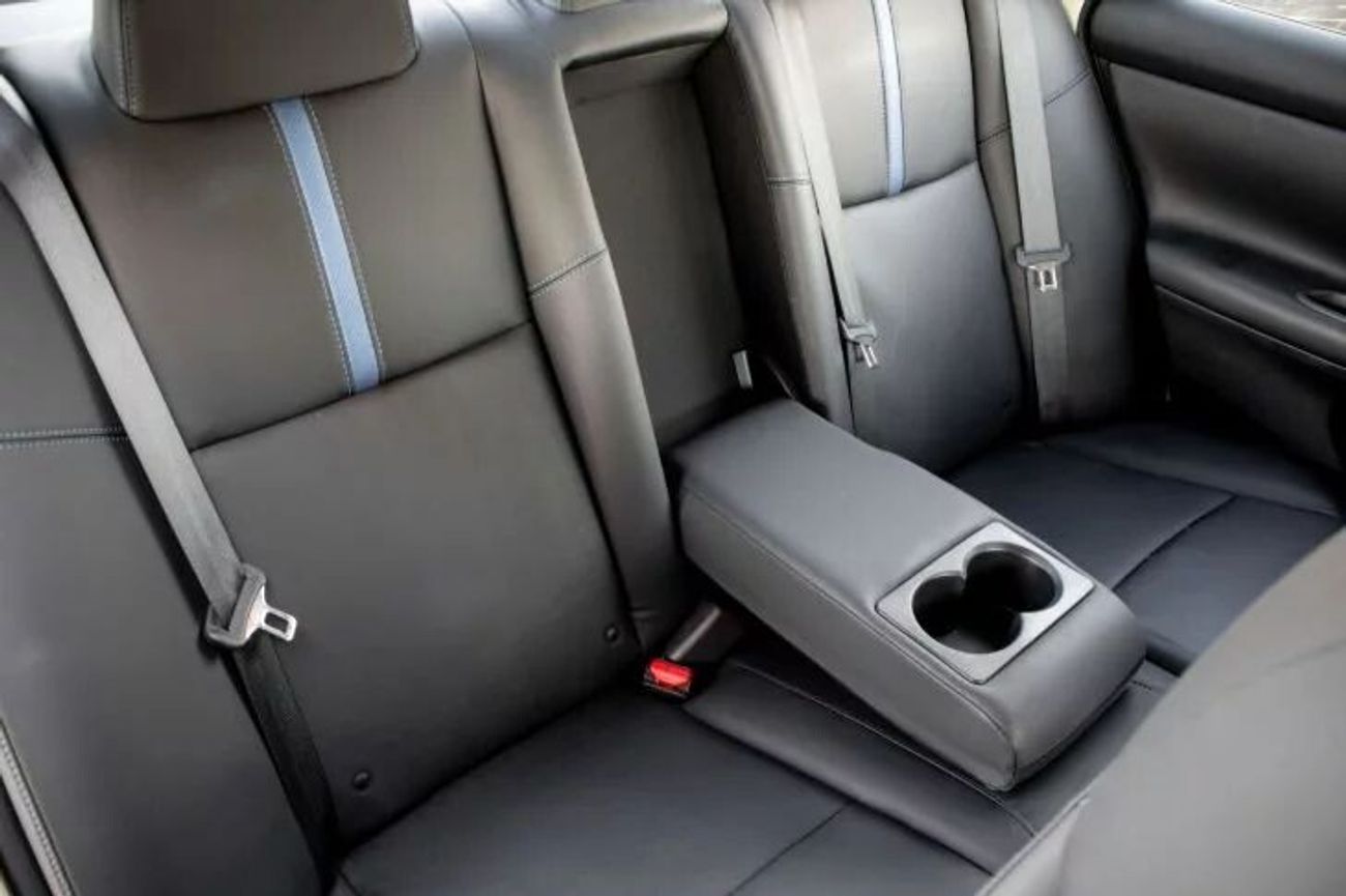 Nissan Altima SR sports
