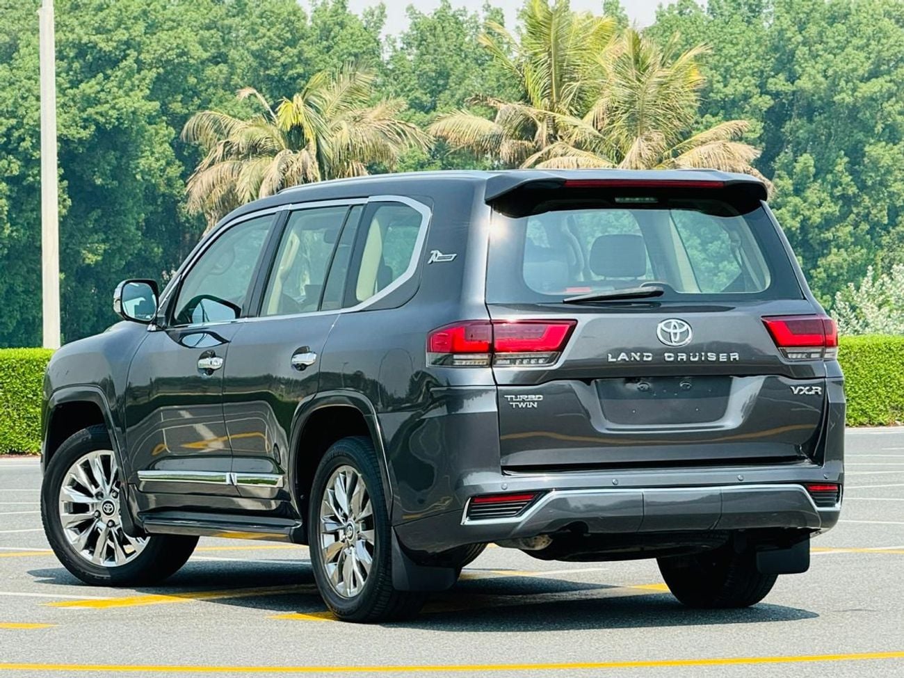 Toyota Land Cruiser VXR V8 + 4.6L Engine Full Option Facelift to 2024 Shape Exterior and Interior Both