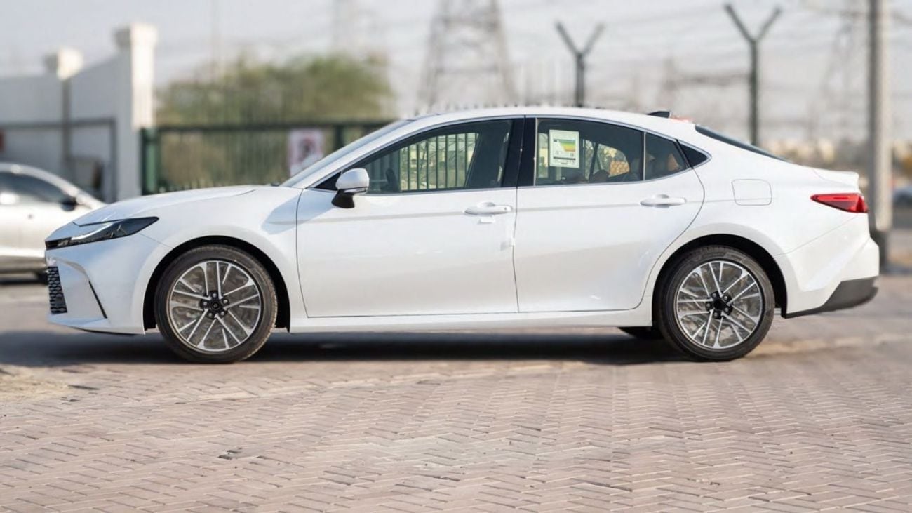 تويوتا كامري GLE HEV TOYOTA CAMRY 2.5 GLE -2025YM