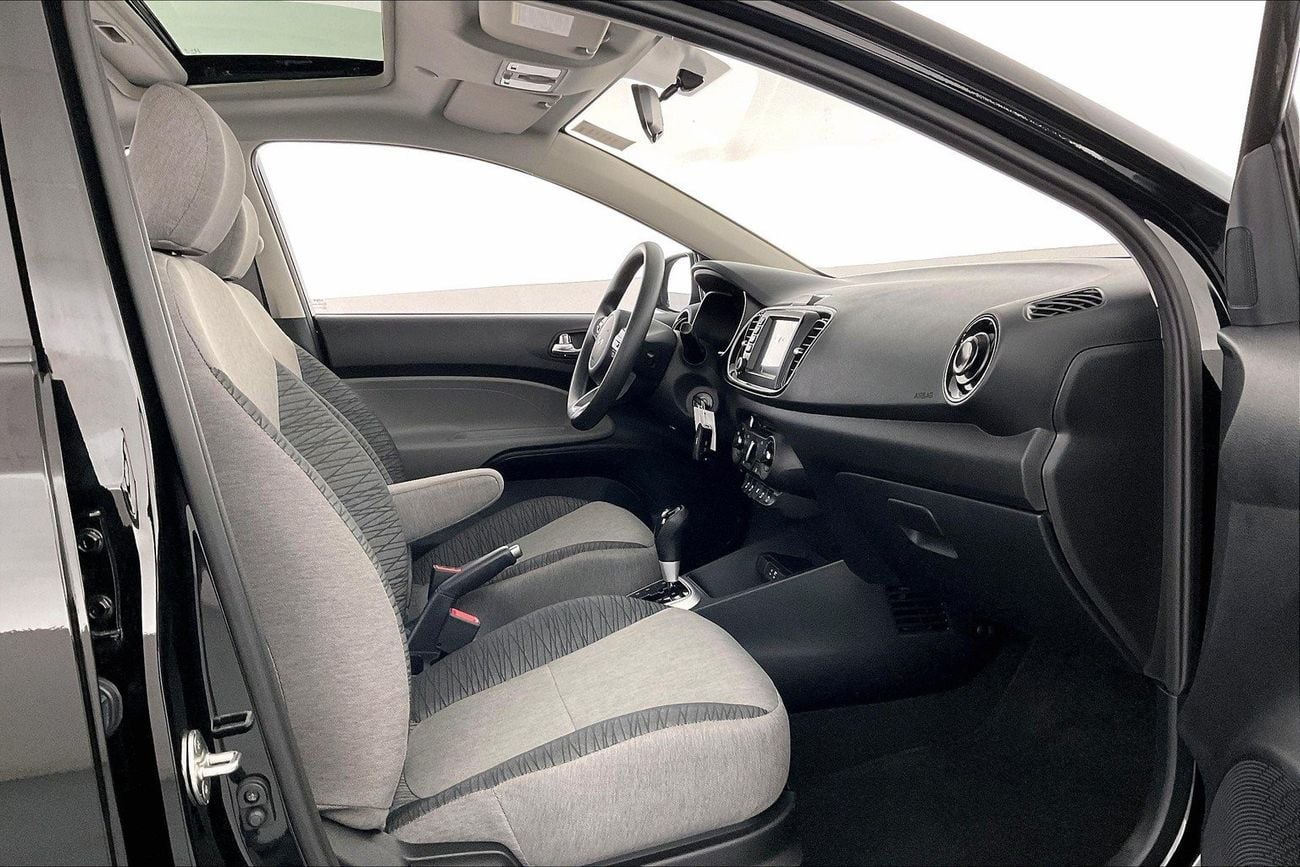 ميتسوبيشي اتراج GLX Mid | ضمان مجاني لمدة عام | 0 دفعة أولى