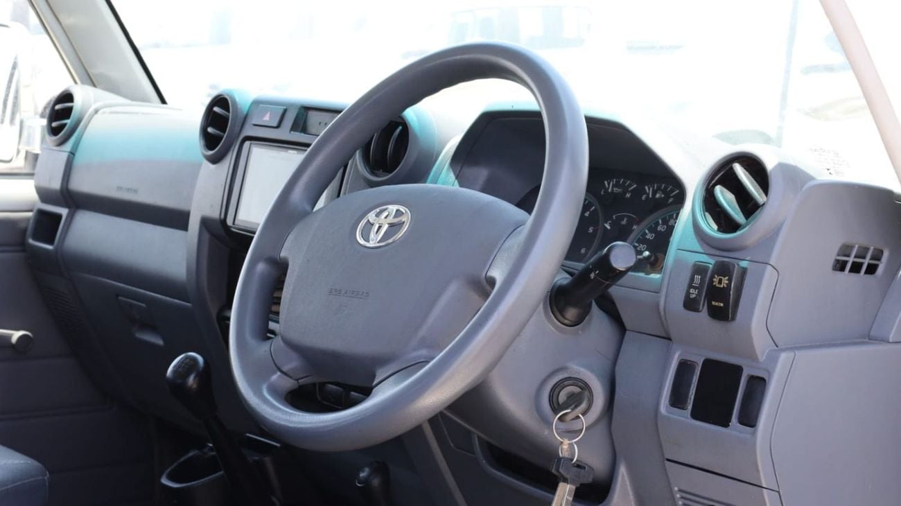 Toyota Land Cruiser Pick Up Double Cabin 4.5L 2014 TOYOTA LAND CRUISER DOUBLE CABIN