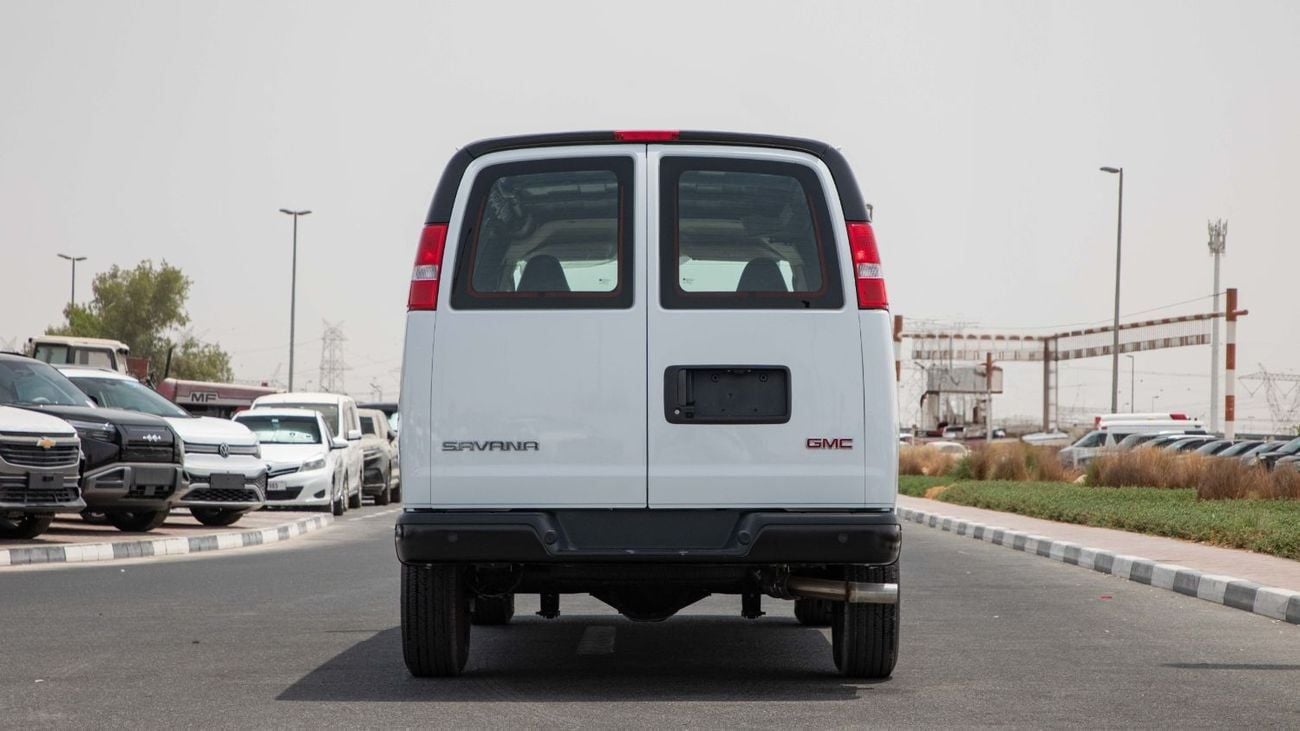 جي أم سي سافانا 2500 Extended Wheelbase 6.6L V8 | Work-Truck Trim | 2025 | GCC