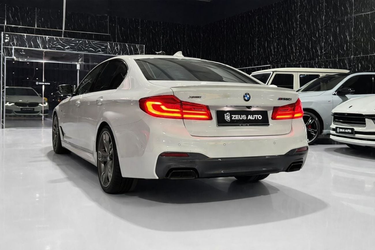 بي أم دبليو M550i STD 4.4L