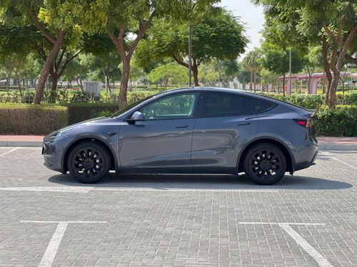 Tesla Model Y Long Range (AWD)