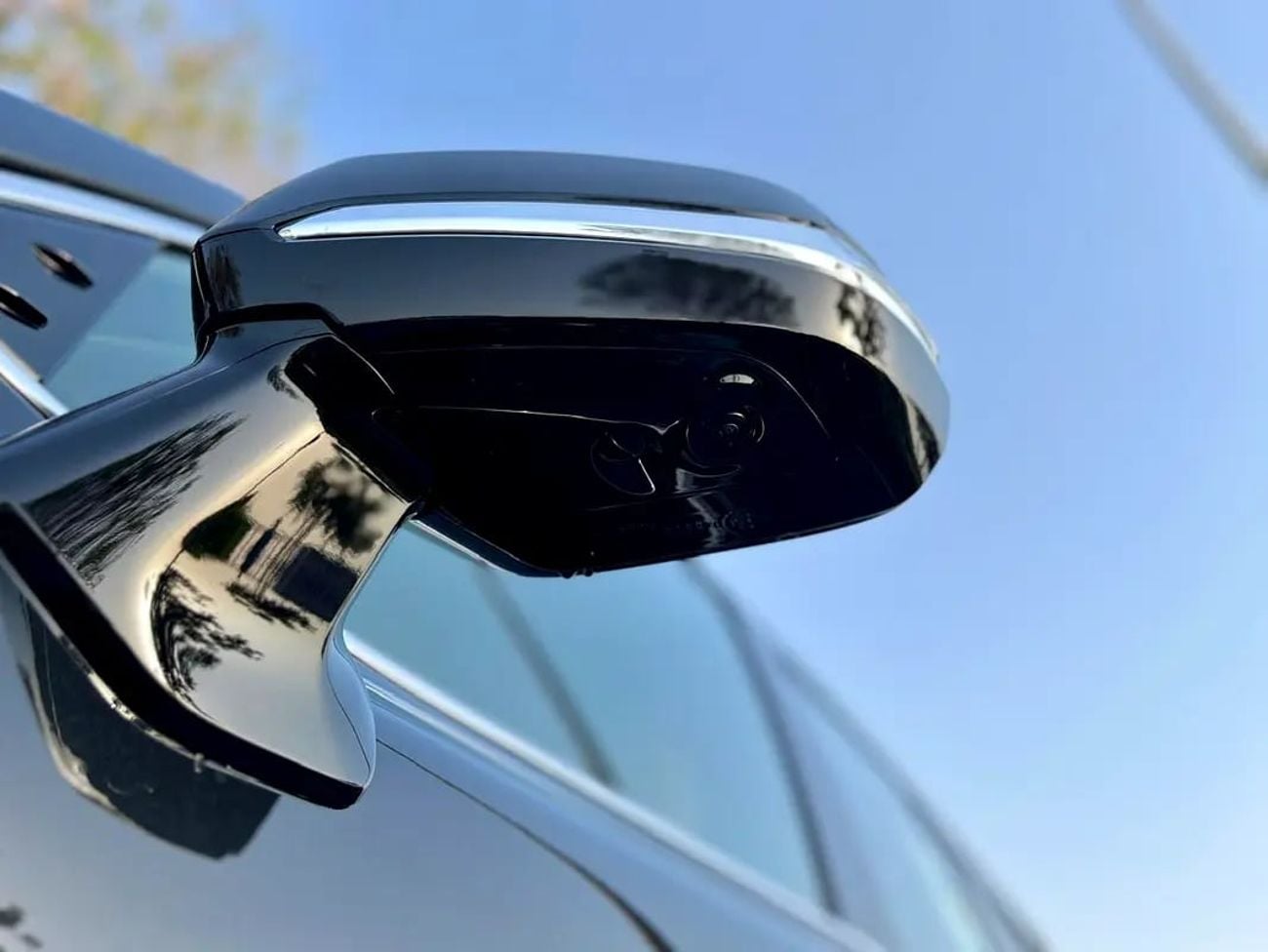 Lexus LX700h VIP GCC Specs | Brand Luxury Hybrid without park