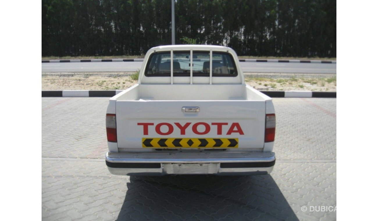 Toyota Hilux 2.7