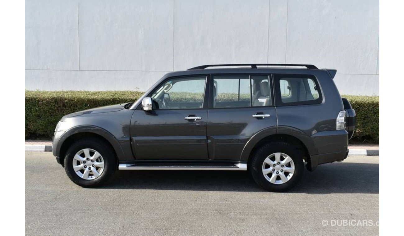 Mitsubishi Pajero 3.5 V6 - GLS - GCC Spec - Grey - Leather Trim - Free Insurance