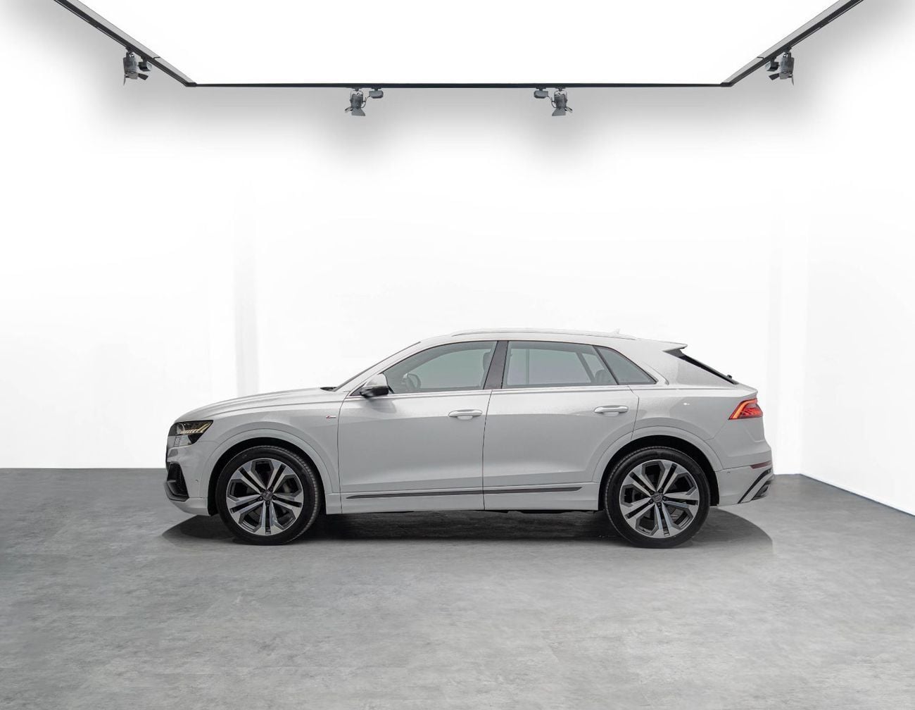 Audi Q8 TURBO 55 TFSI quattro S-Line 3.0L (340 HP)