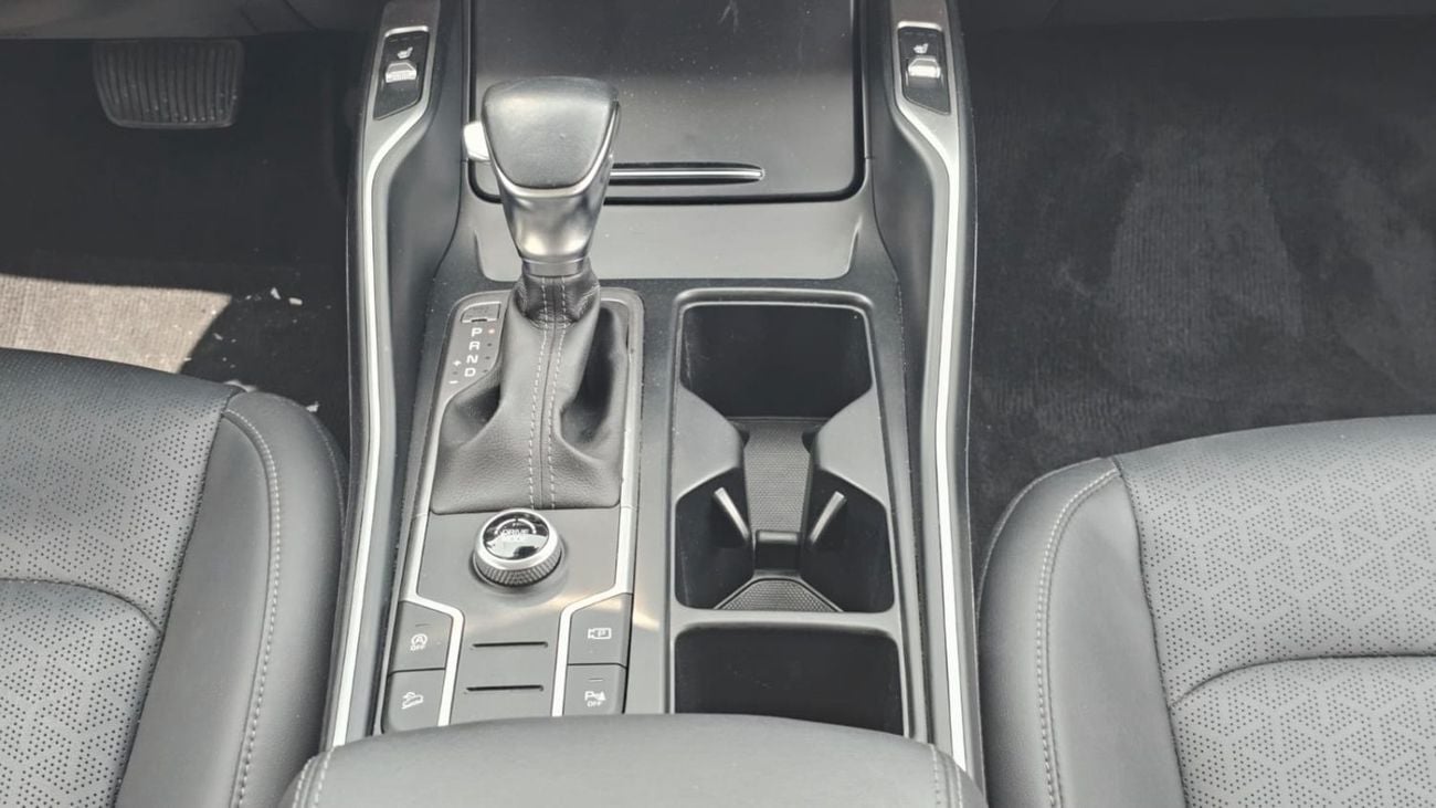 Kia Sorento Std 2.5L AWD SORENTO,2.5L,V4,PANORAMIC ROOF,RADAR,LEATHER SEATS,D.POWER SEAT,7SEATS,LED LIGHTS,A/T,U