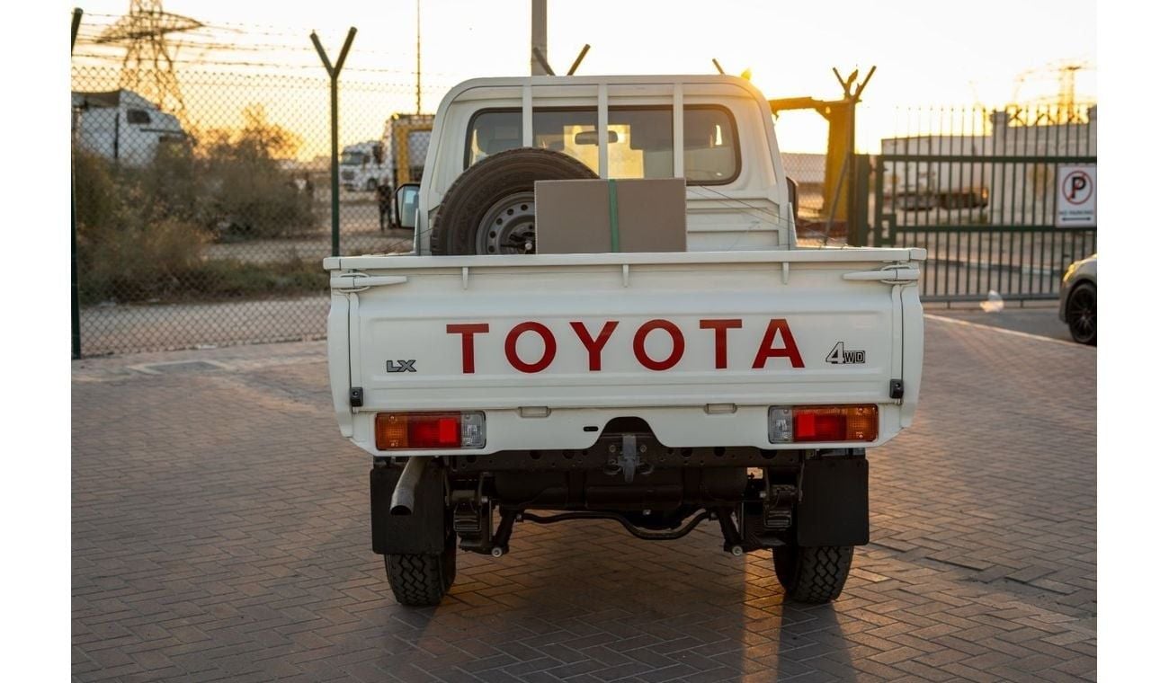 Toyota Land Cruiser Pick Up LC 79 SINGLE CABIN 2.8 DSL AUTOMATIC 2024 MODEL
