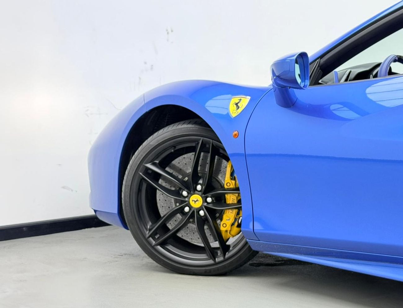 فيراري 488 سبايدر STANDARD 2016 Ferrari 488 Spider Carbon Edition, Full Ferrari Service History, Carbon Fiber Package, GCC