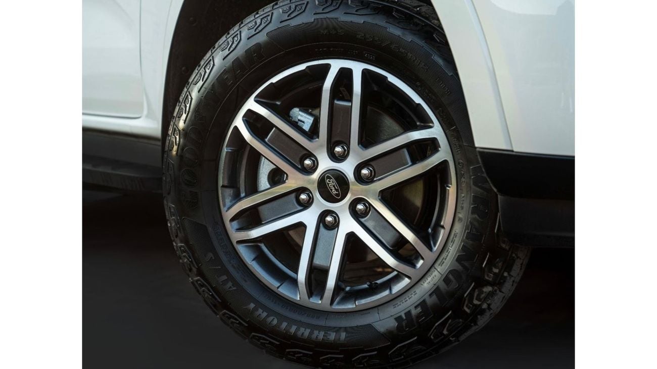 Ford Everest AED 2,359 PM • EVEREST XLT • LOW KMS • OFFICIAL FORD WARRANTY + SERVICE PLAN UNTIL 5-YEARS OR 100K K