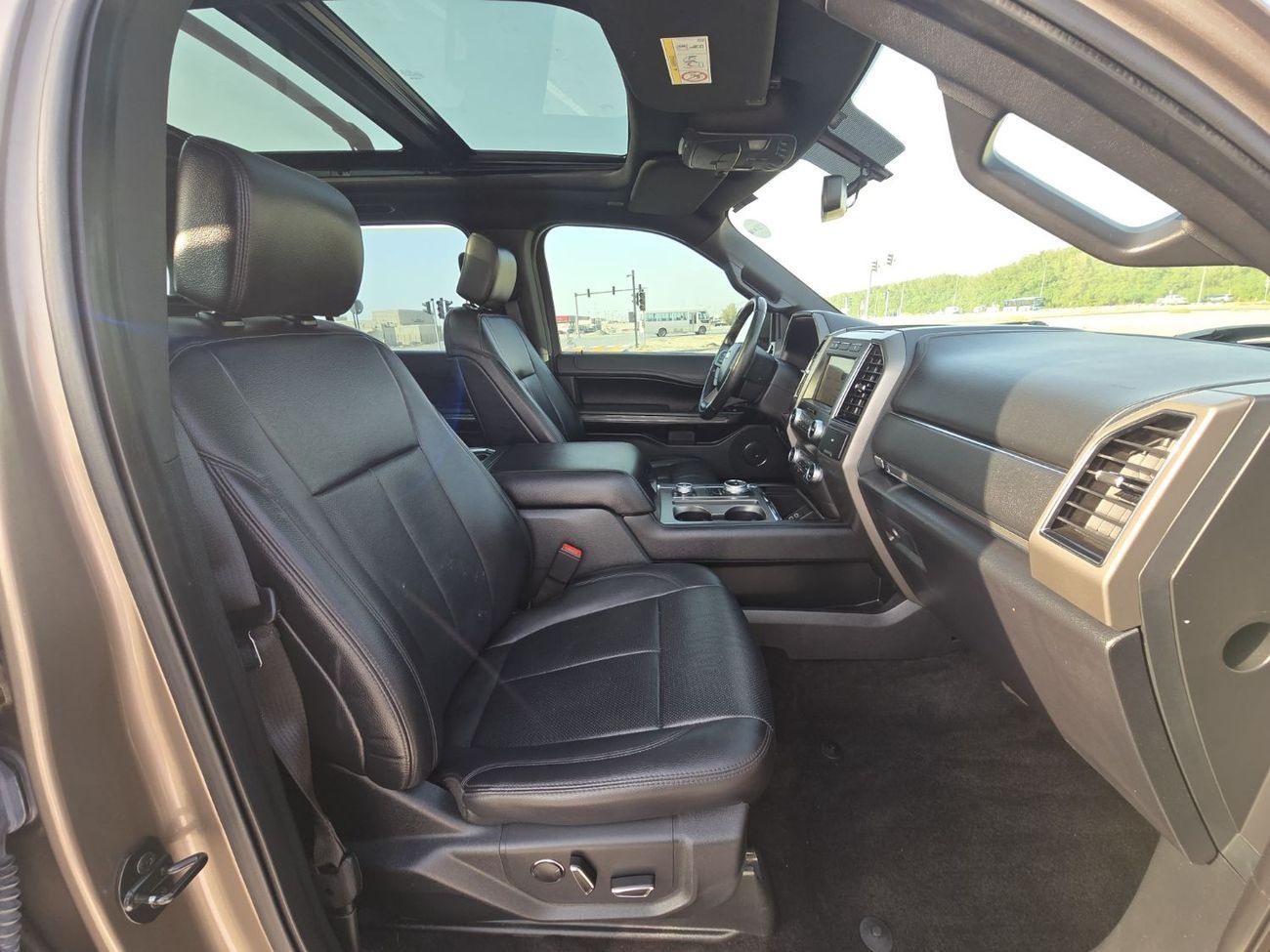 فورد إكسبيديشن XLT 3.5L (380 HP) FWD