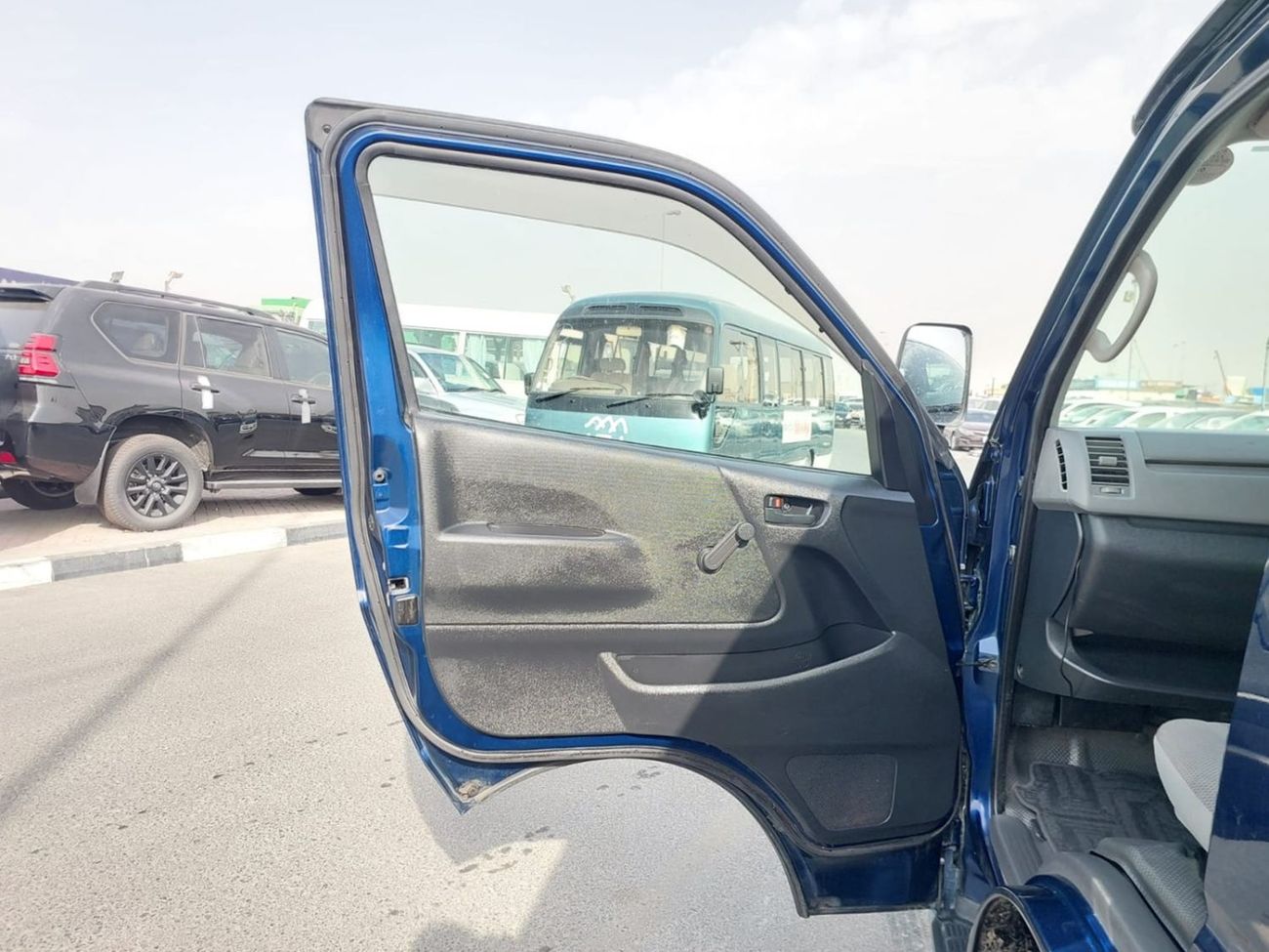 Toyota Hiace TOYOTA HIACE COMMUTER VAN RHD 2008 MODEL 2.7 L PETROL AUTOMATIC(PM013596)